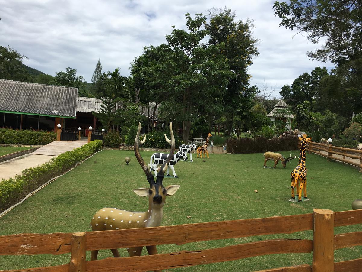 ไร่สุขแสงจันทร์ รีสอร์ท แก่งกระจาน ภายนอก รูปภาพ